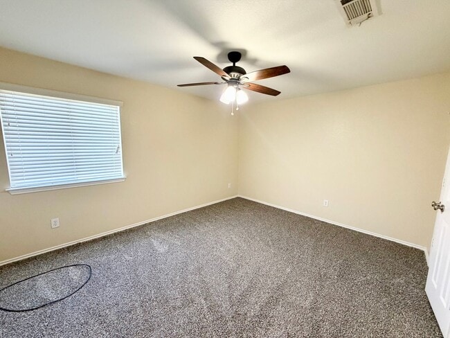 Building Photo - 6404 Mundo Dr