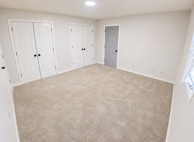 Building Photo - Pet Friendly + Washer & Dryer Included + Attached Garage! - Available June 25th!