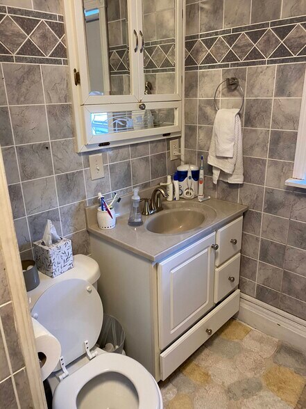 Building Photo - 5128 Keystone St