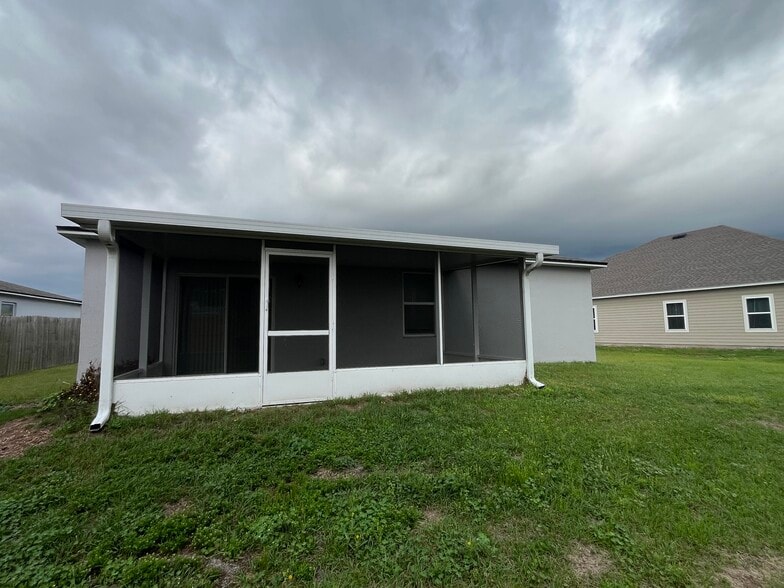 Building Photo - 116 College St