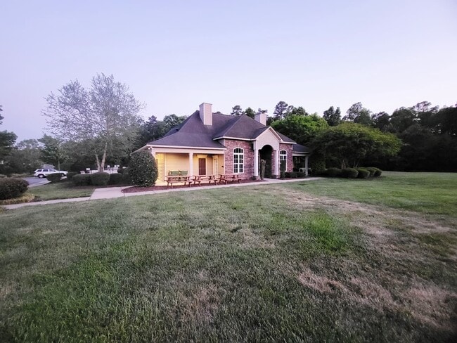 Building Photo - 366 Crandon Rd