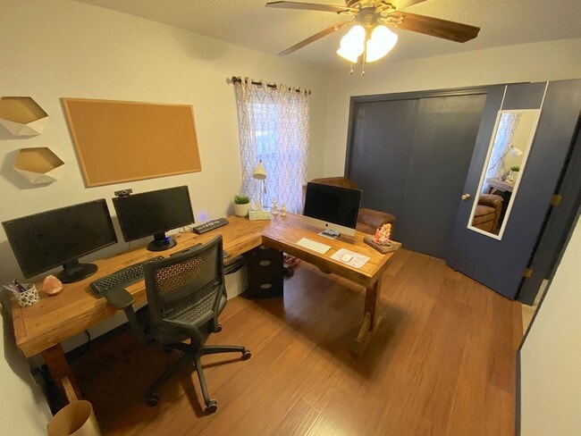 Building Photo - East El Paso 4 bed Refrig A/C!