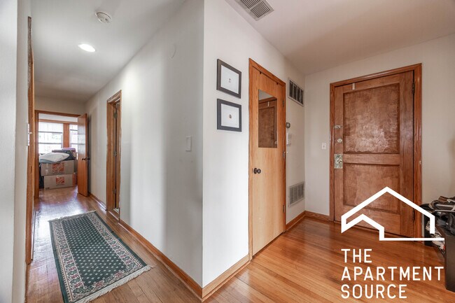 Building Photo - 2722 N Kimball Ave