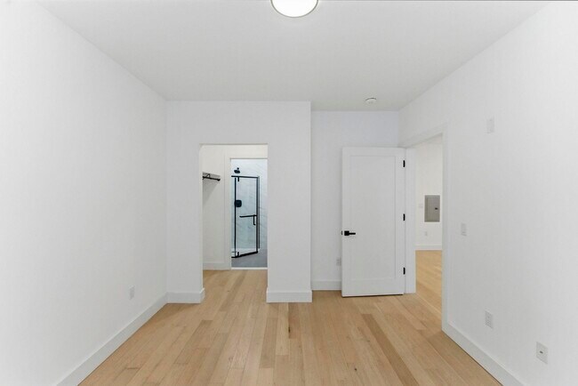 Building Photo - 649 38th St