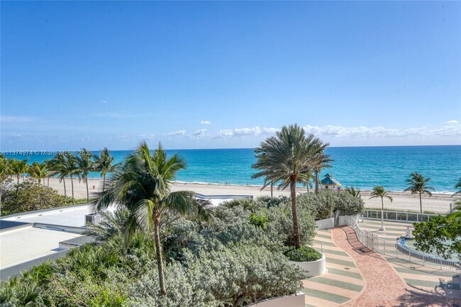 Primary Photo - 18201 Collins Ave