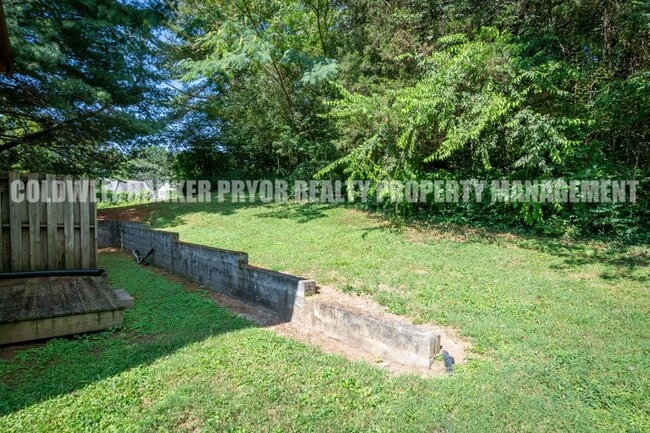 Building Photo - 505 Bruning Ln