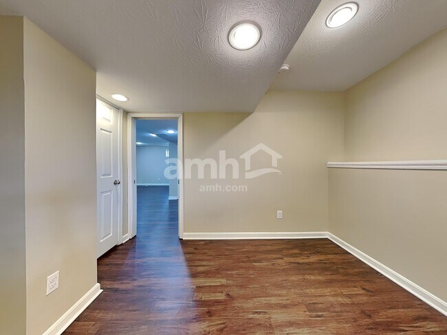 Building Photo - 7207 Rachaels Run