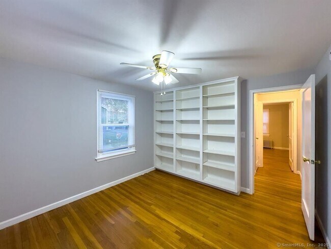 Building Photo - 111 Irving St