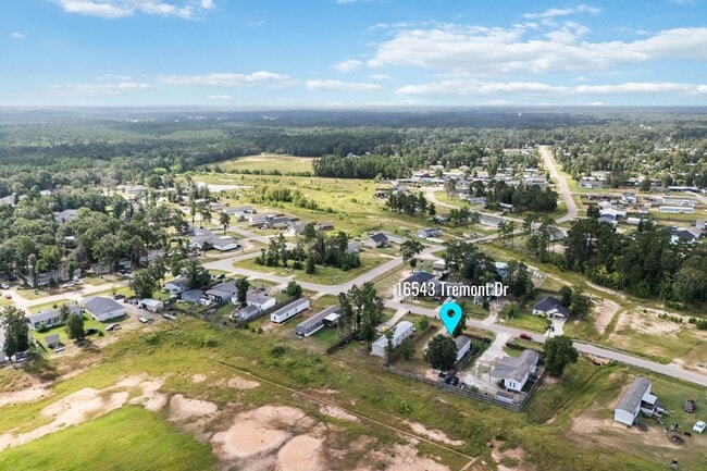 Building Photo - 16543 Tremont Dr