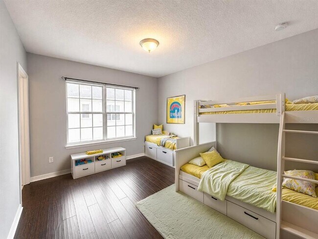 Building Photo - 373 Old Farm Ln