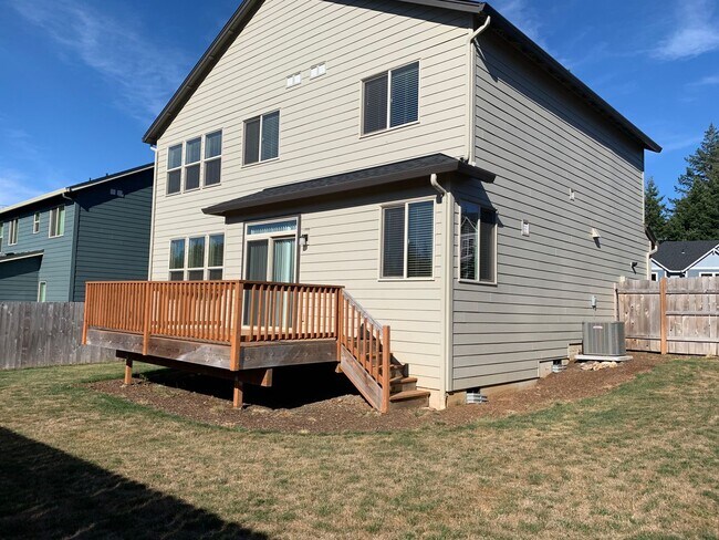 Building Photo - Beautiful 4BR in Camas! Modern Finishes! Close to Shopping & I-5! Schedule a tour today!