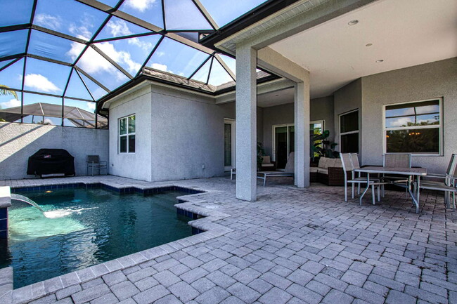 Building Photo - 4940 Tobermory Way