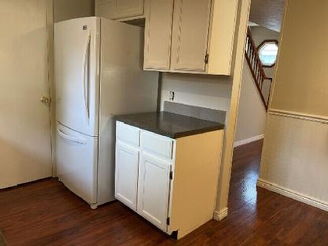 Building Photo - 3 Bed 2.5 Bath Single-Family Home on Cul-De-Sac w/ Large Fenced Backyard, Garage