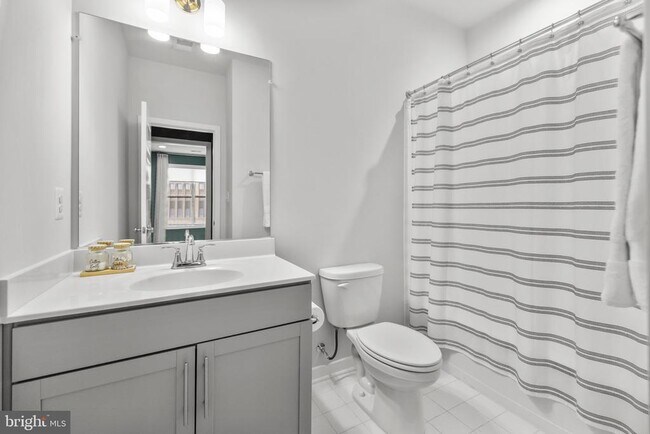 Building Photo - 42338 Nelsonville Ter