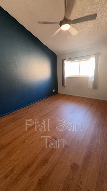 Building Photo - 834 E Fountain St