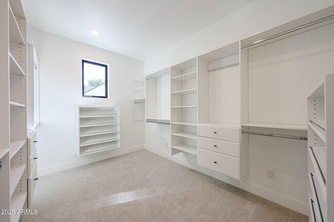 Building Photo - 6314 N 10th Dr