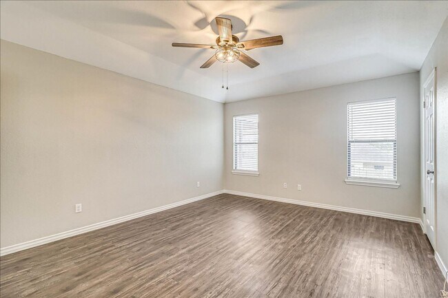 Building Photo - 10833 Grand Teton Dr