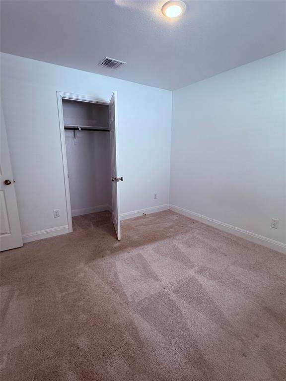 Building Photo - 513 Senca Pk