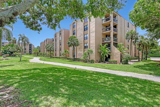 Building Photo - 2455 Lindell Blvd