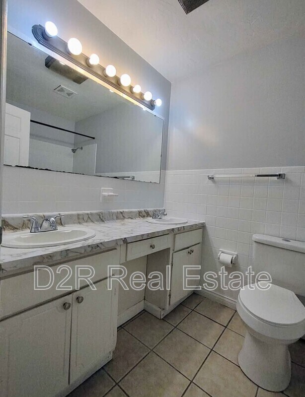 Building Photo - 7817 Southfield Dr