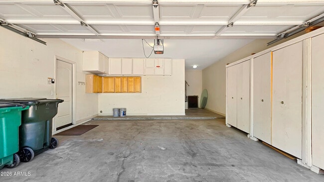Building Photo - 13609 W Cypress St