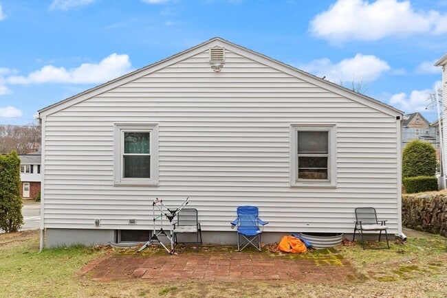 Building Photo - 231 Bainbridge St