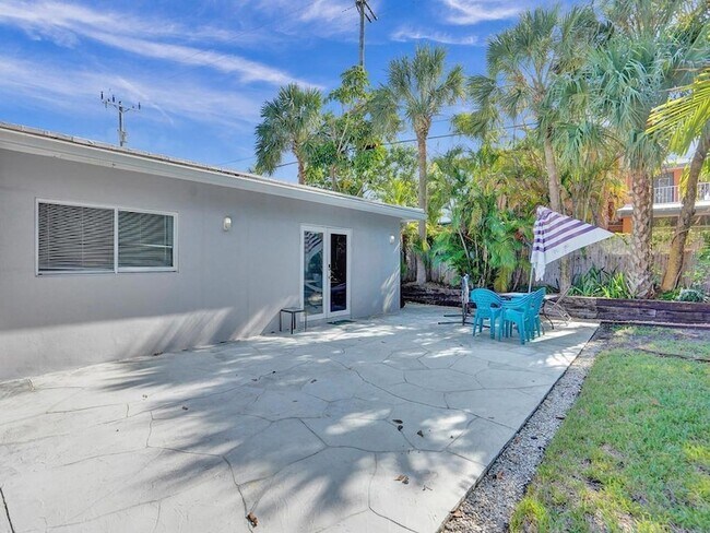Building Photo - 4422 Sea Grape Dr