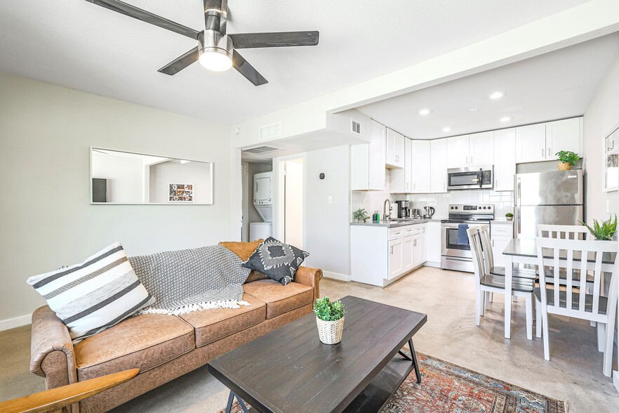 Living room - Kitchen - 2821 E Turney Ave