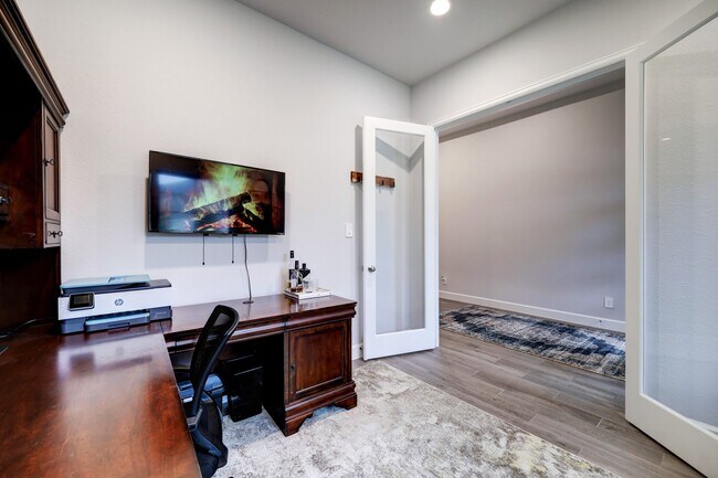 Building Photo - 804 Fall Rock Branch Dr