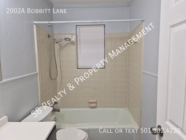 Building Photo - 2002A Bobbitt Lane-