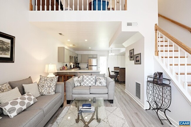 Building Photo - 11 Waterwheel Ct