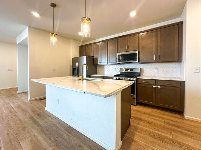 Building Photo - Painted Prairie 3bd 2.5ba paired house by DIA!