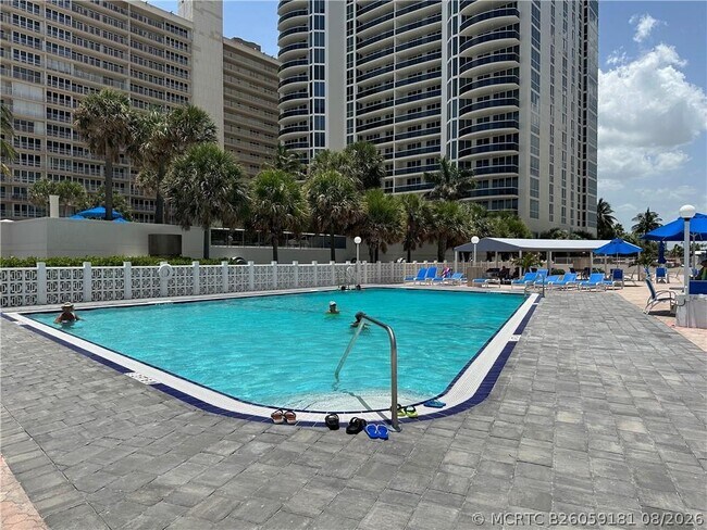 Building Photo - 4250 Galt Ocean Dr