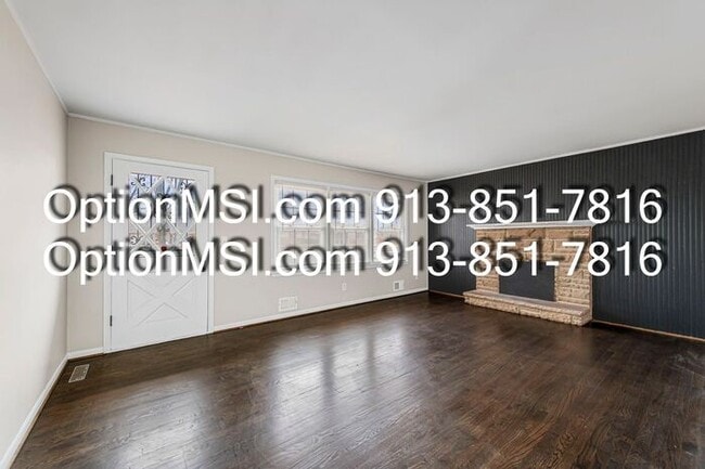 Building Photo - 1/2 month free if moved in by 1/25/26!! Move-in ready!!