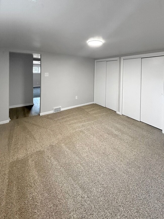 Building Photo - Welcome to this newly remodeled gem located in the heart of Collier, PA.