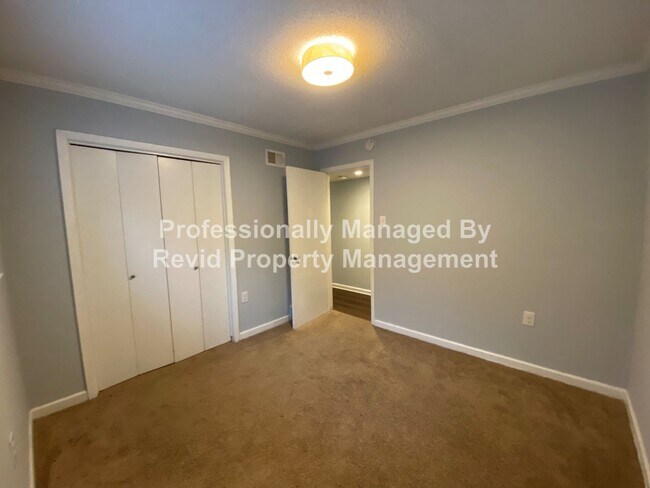 Building Photo - 36 N Auburndale St