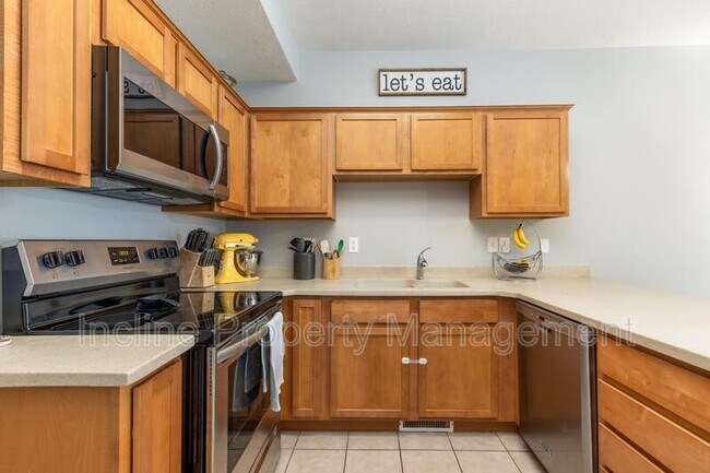 Building Photo - 176 N 570 E