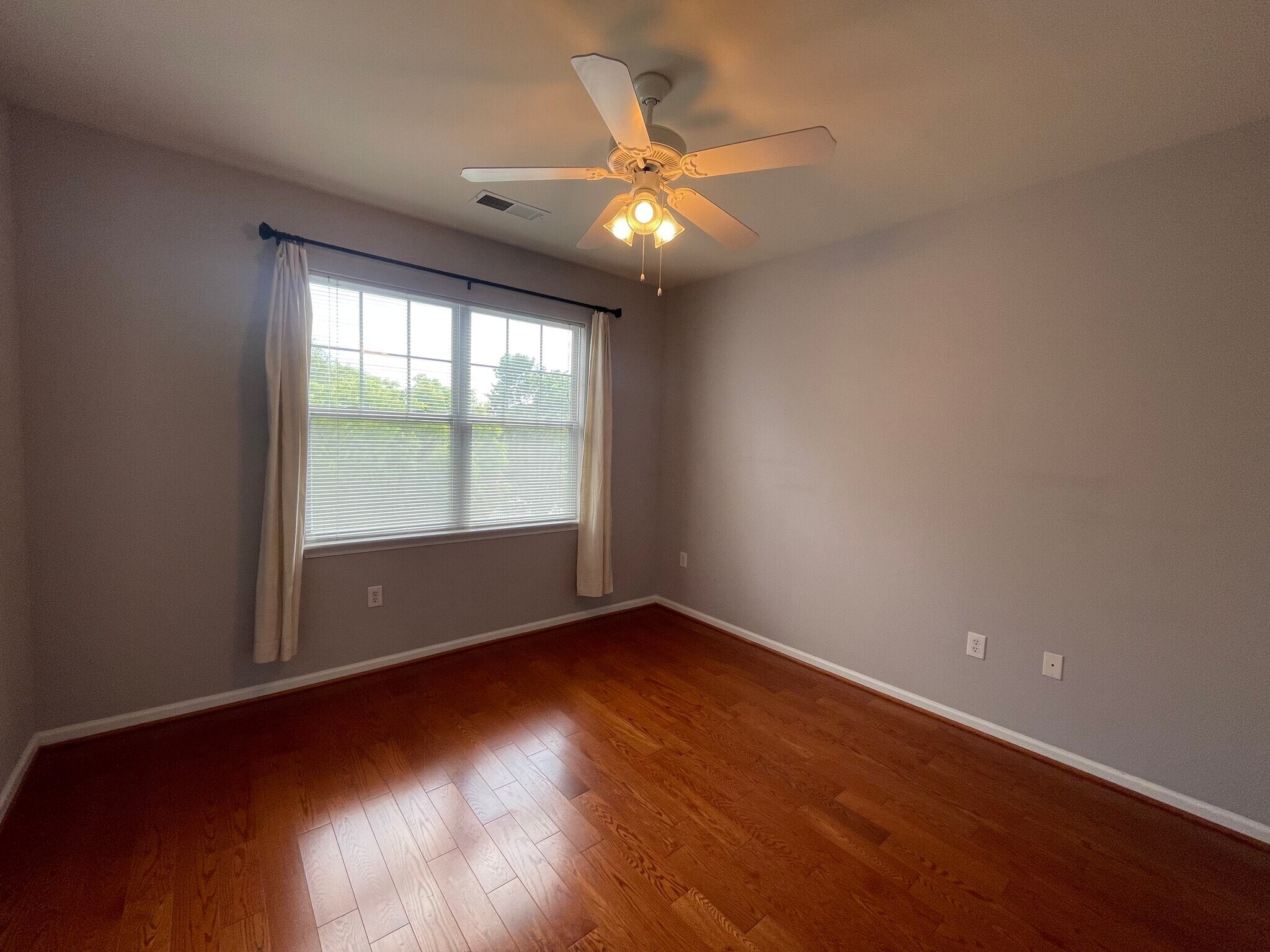 Building Photo - 12124 Garden Ridge Ln