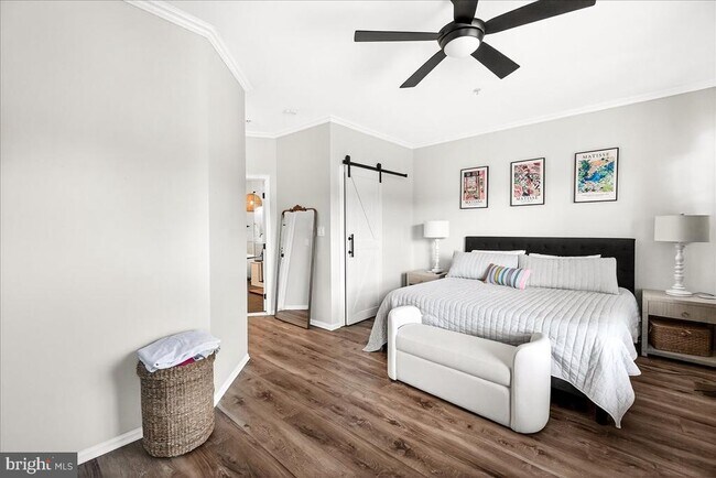 Building Photo - 910 Featherstone St