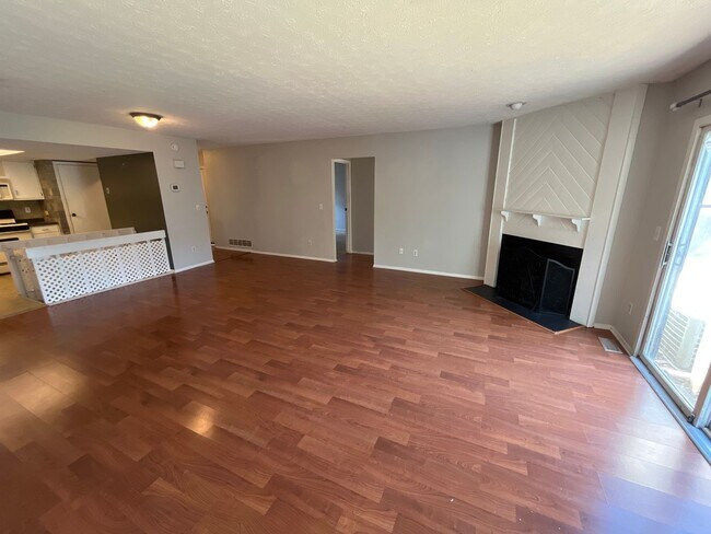 Building Photo - 1290-1292-1292 Gatwick Ct