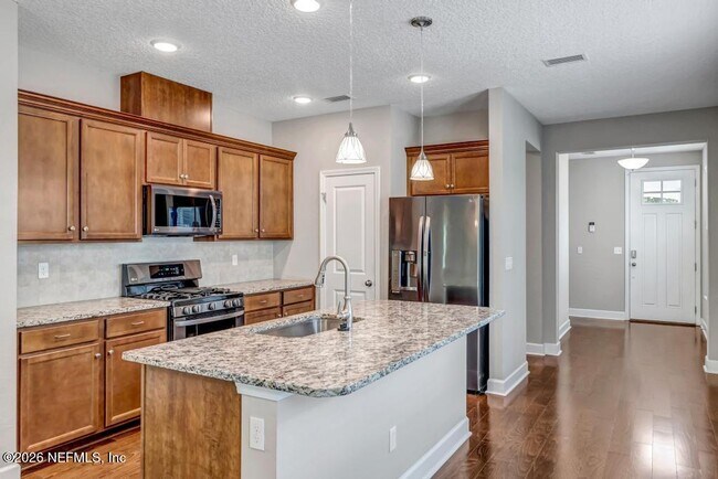 Building Photo - 132 Vista Lake Cir