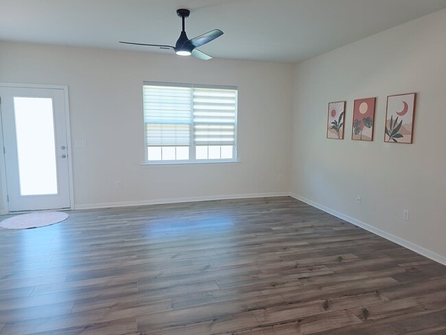 Building Photo - 126 White Apple Wy