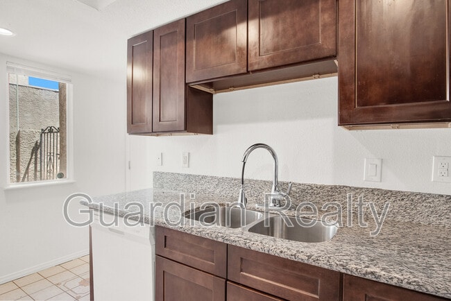 Building Photo - 2639 Jacyra Ave