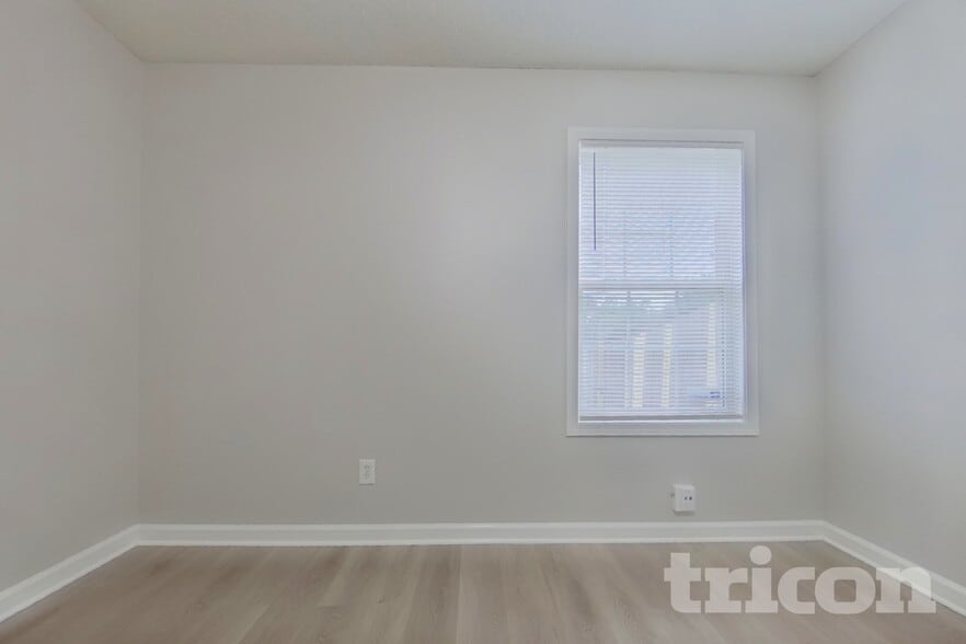 Building Photo - 404 Castle Ridge Dr