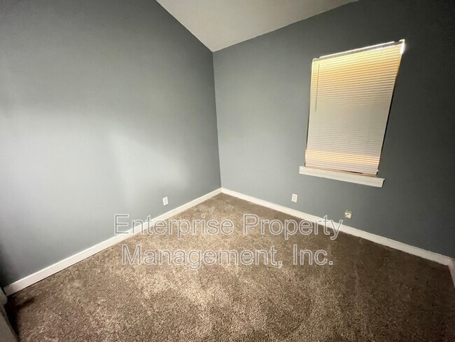 Building Photo - 401 N Manassas St