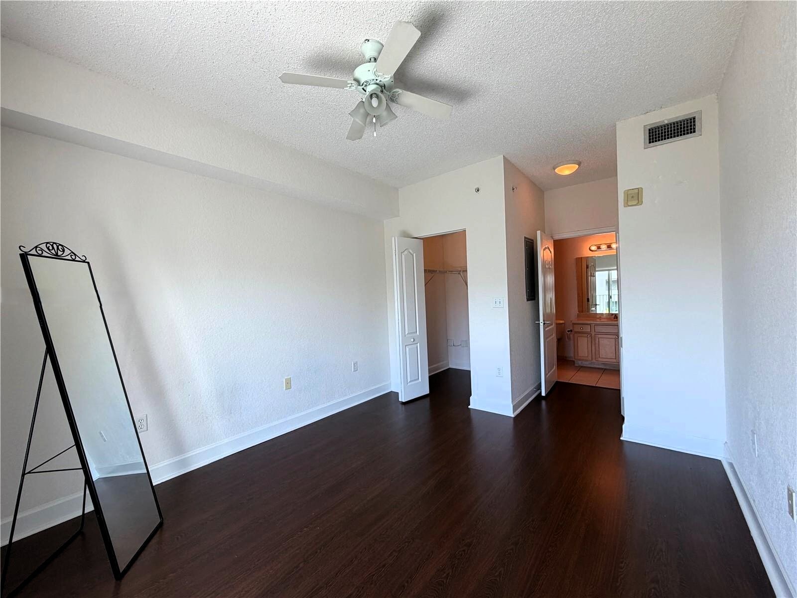 Building Photo - 6001 SW 70th St