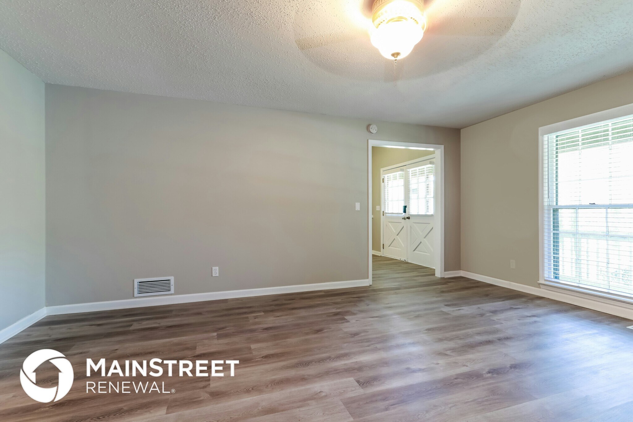 Building Photo - 2611 Pinebrook Dr