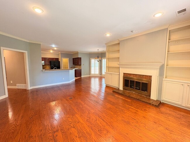 Building Photo - One Of Kind Home In Woodchase Subdivision! Over 3400 Sq Ft! Must have owner's approval on pets, f...