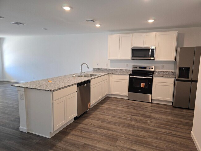 Building Photo - 737 Dylan Ct