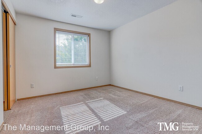 Building Photo - 5 br, 2.5 bath House - 8619 NE 90th Ave